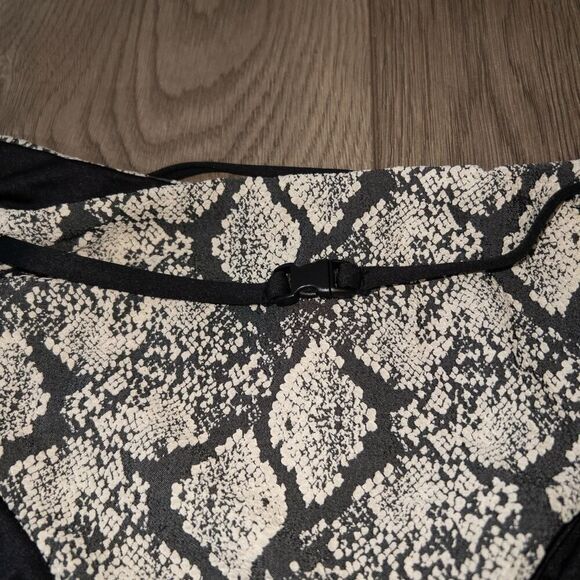 NWT Andie Black Snakeskin The Rivera High Waisted Swimsuit Bottoms Size Medium - Picture 3 of 5